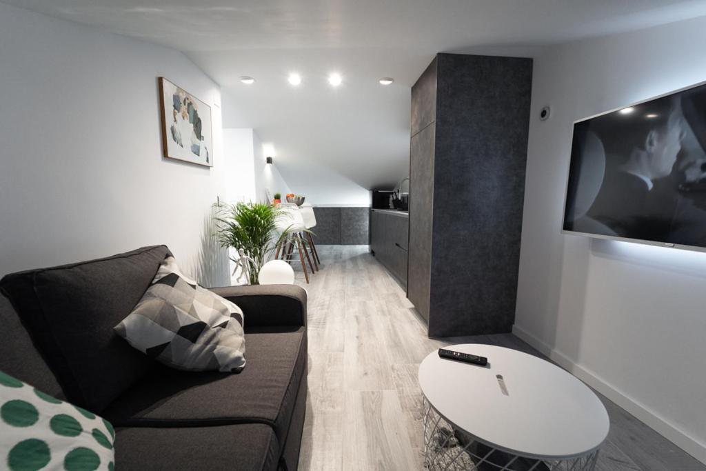 Buhardilla Comillas Beach En Primera Linea De Playa, Wifi, Netflix المظهر الخارجي الصورة