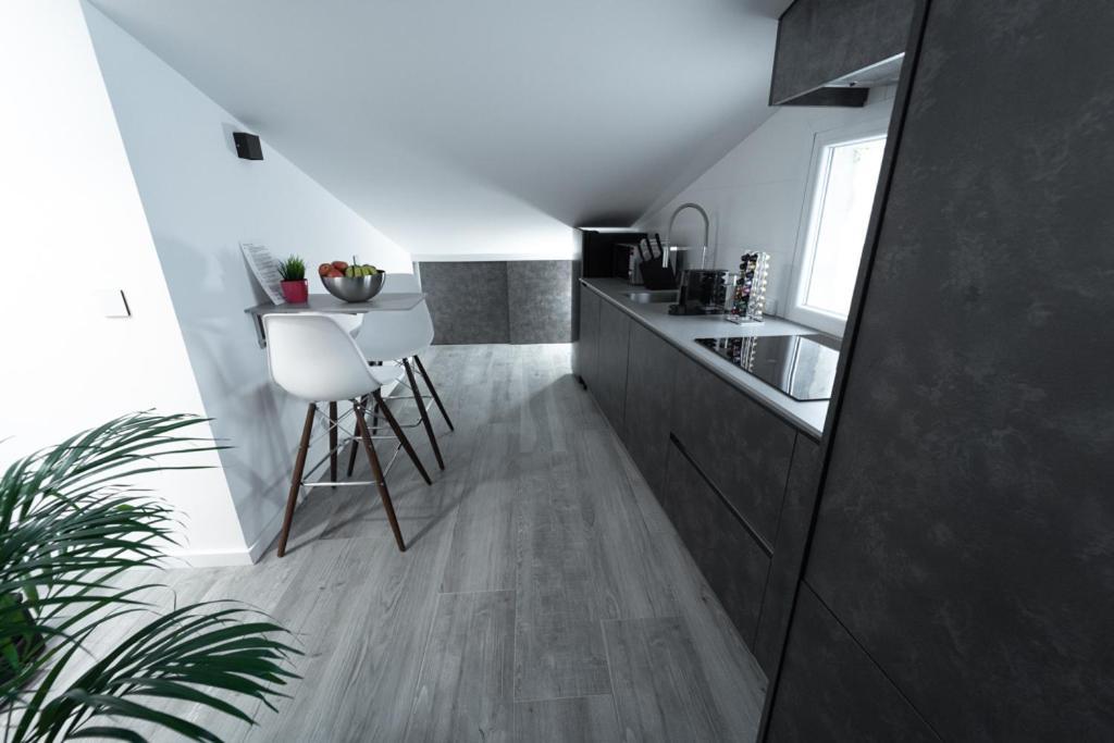 Buhardilla Comillas Beach En Primera Linea De Playa, Wifi, Netflix المظهر الخارجي الصورة